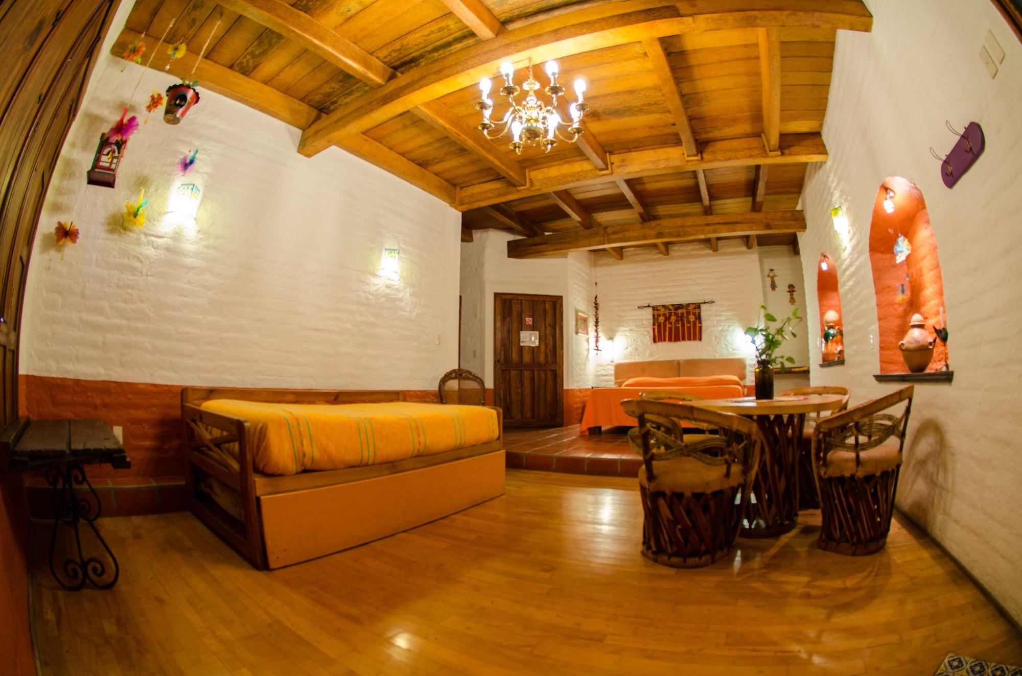 Hotel La Casona Тапалпа Екстериор снимка